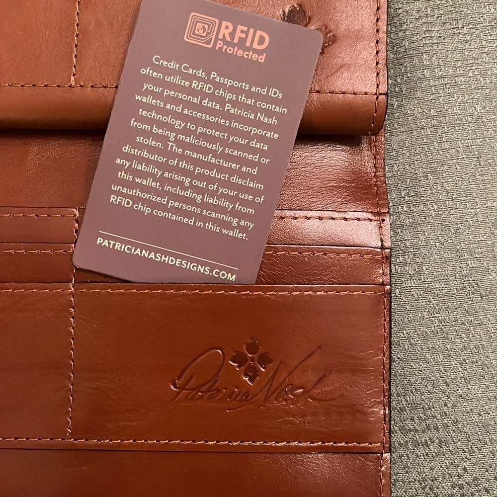 Brand New Patricia Nash Genuine Tooled Leather Cauchy Large Florence Wallet RFID - Picture 11 of 15